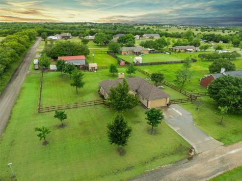 100 Mulberry Drive Trenton TX 75490