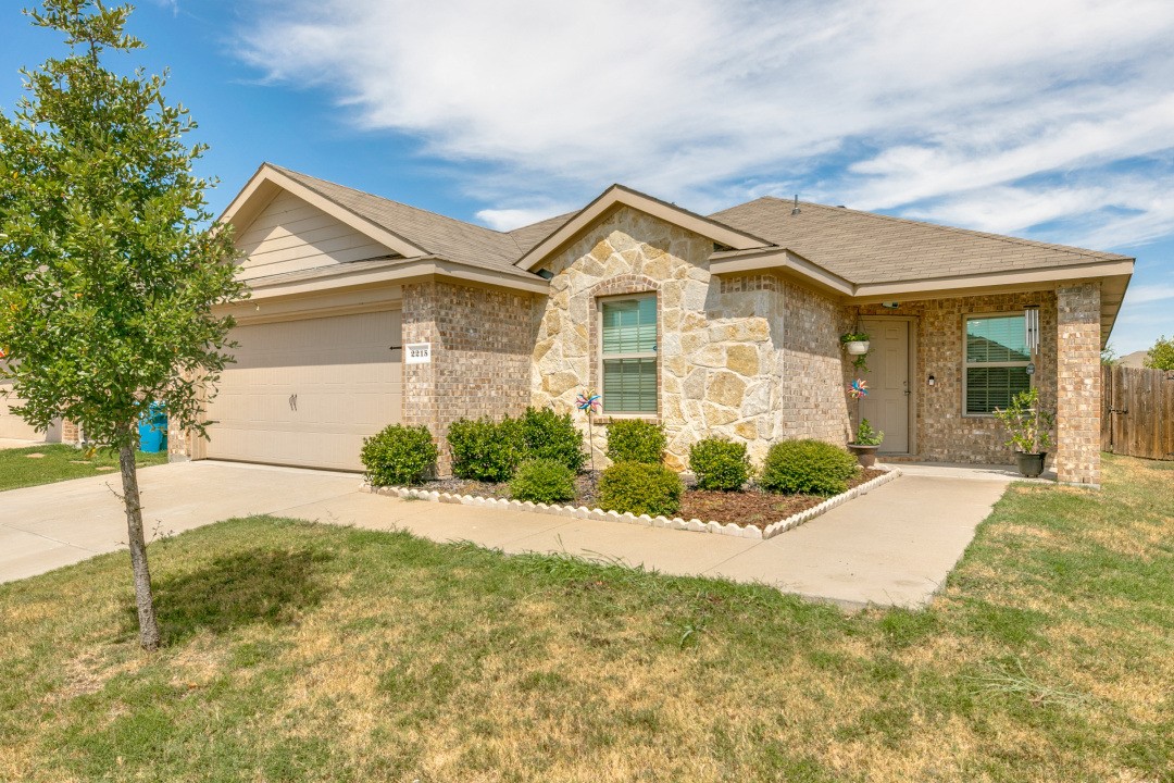 2215 Torch Lake Drive Forney TX 75126