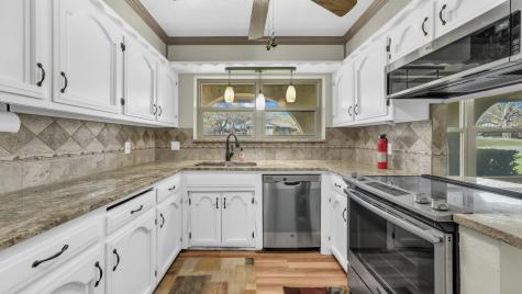 1111 Vivienne Street Weatherford TX 76086