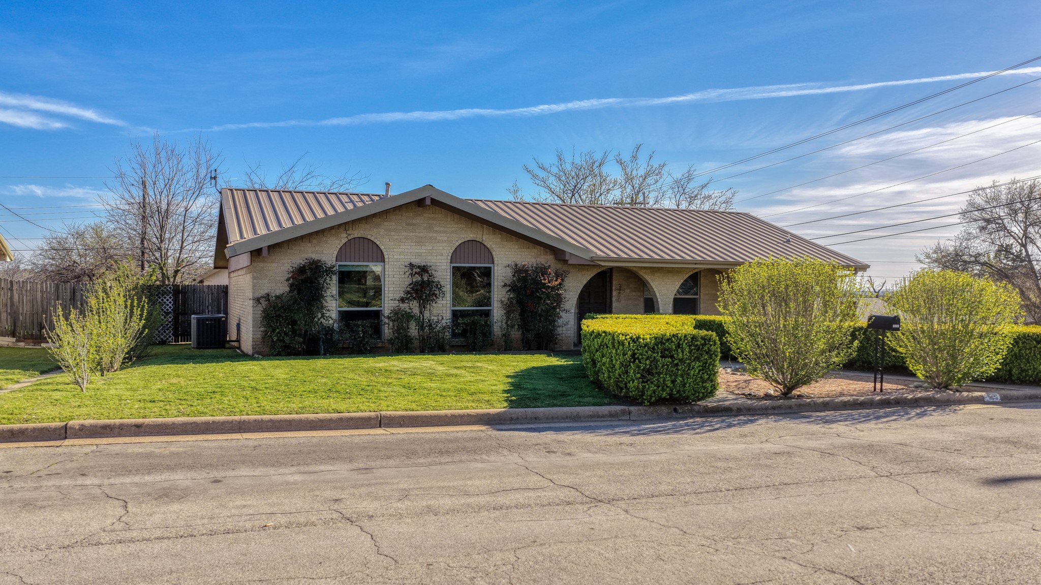 1111 Vivienne Street Weatherford TX 76086