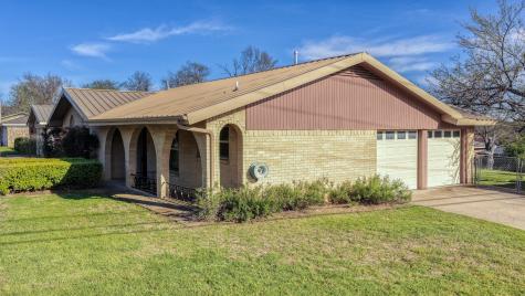1111 Vivienne Street Weatherford TX 76086
