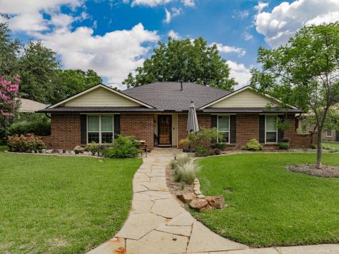 325 Los Santos Drive Garland TX 75043