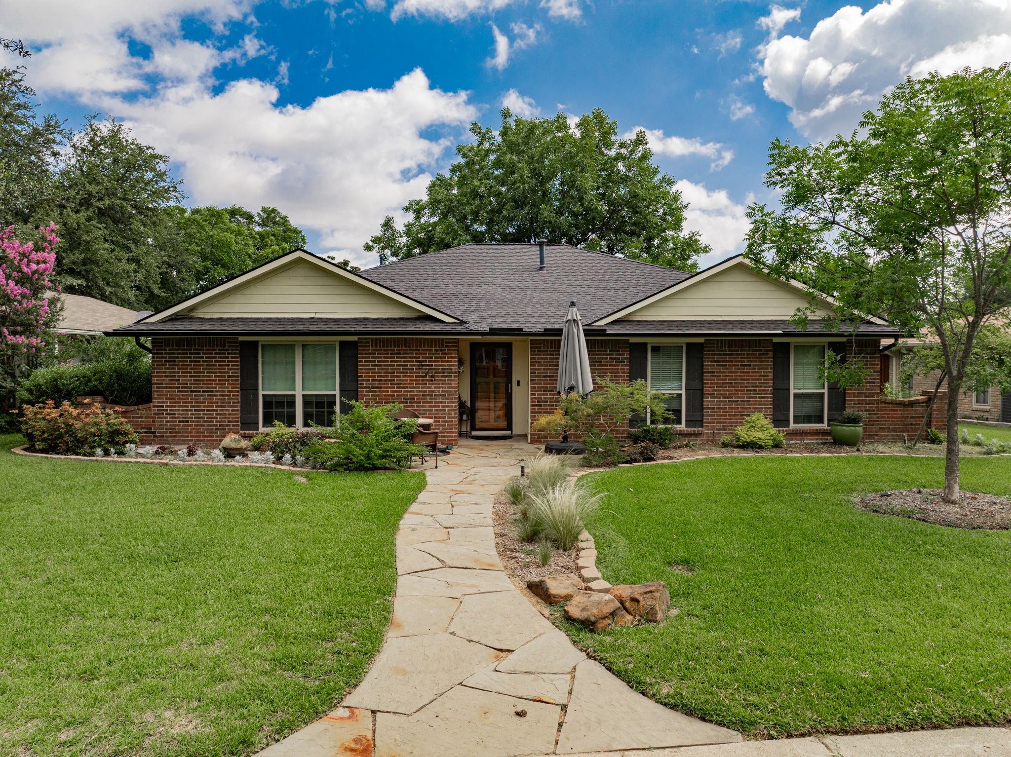 325 Los Santos Drive Garland TX 75043