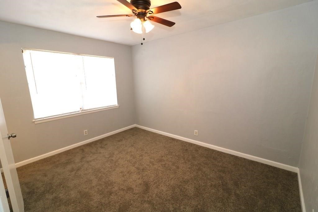 9821 Bluffcreek Drive Dallas TX 75227