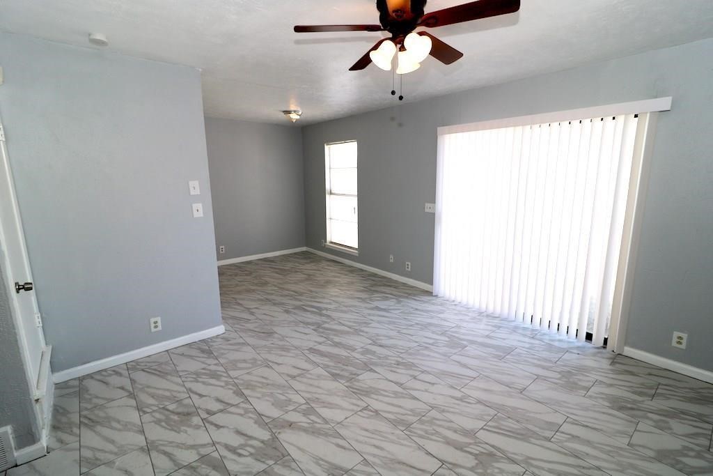 9821 Bluffcreek Drive Dallas TX 75227