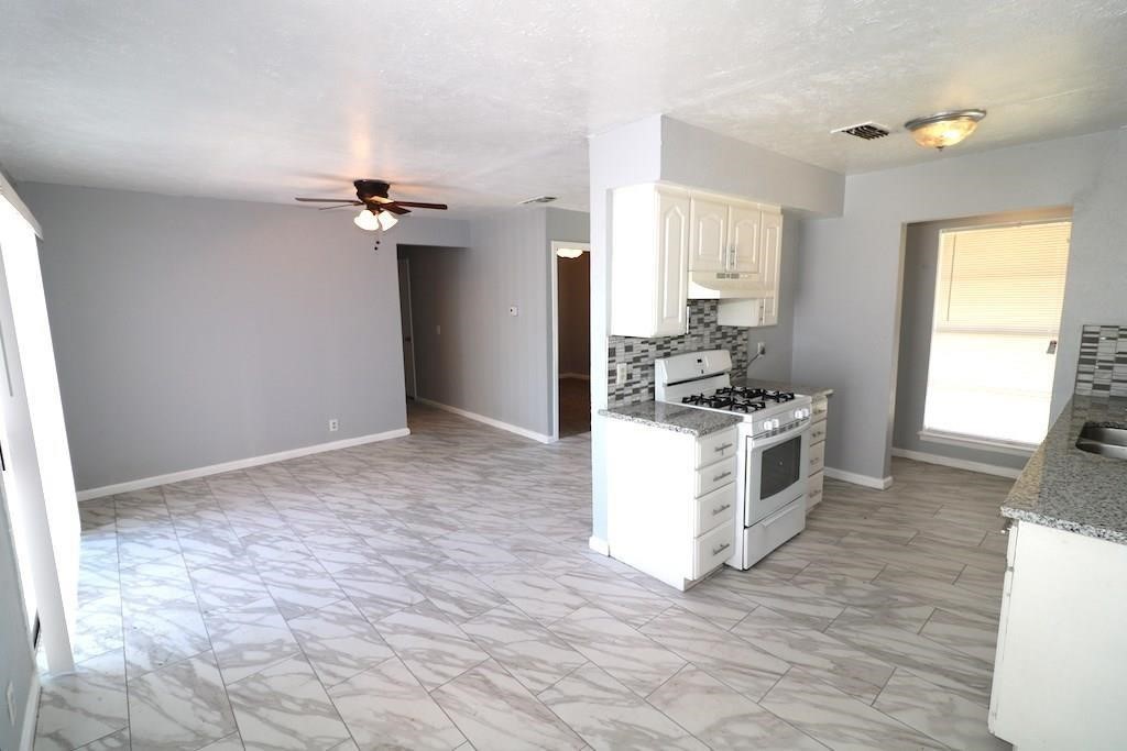9821 Bluffcreek Drive Dallas TX 75227