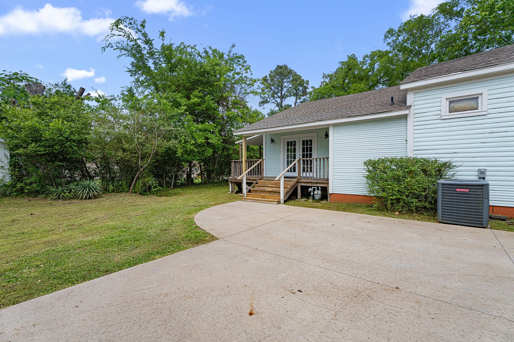 1009 N Pacific Mineola TX 75773