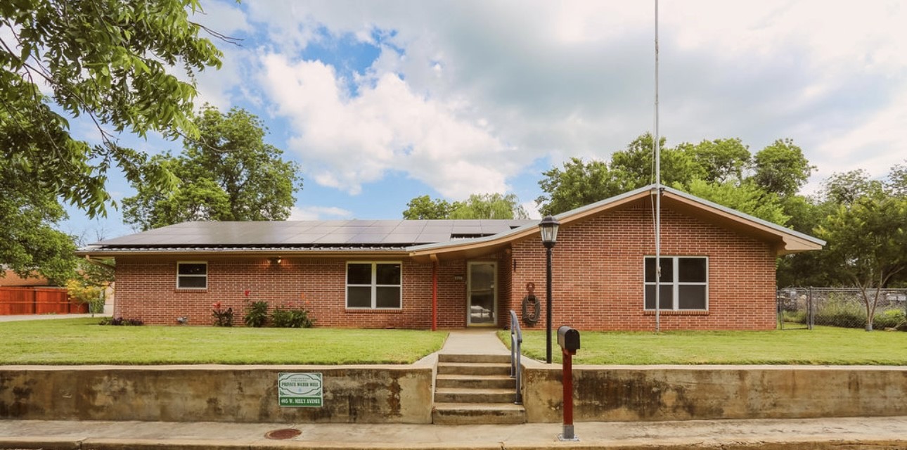 405 W Neely Avenue Comanche TX 76442