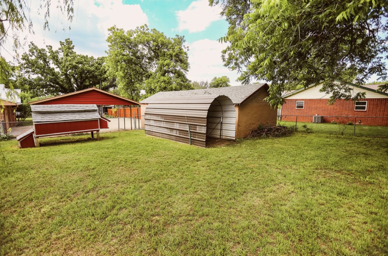 405 W Neely Avenue Comanche TX 76442