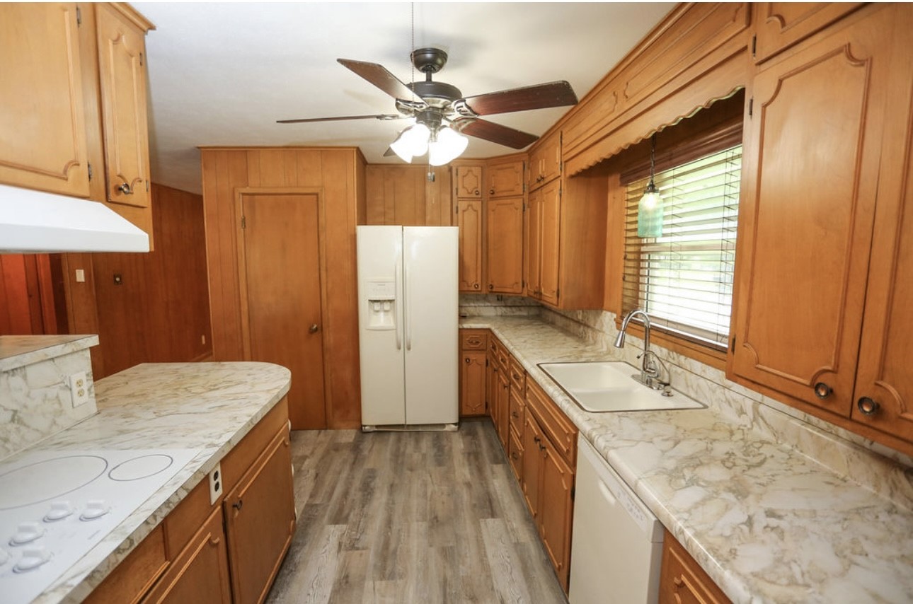 405 W Neely Avenue Comanche TX 76442
