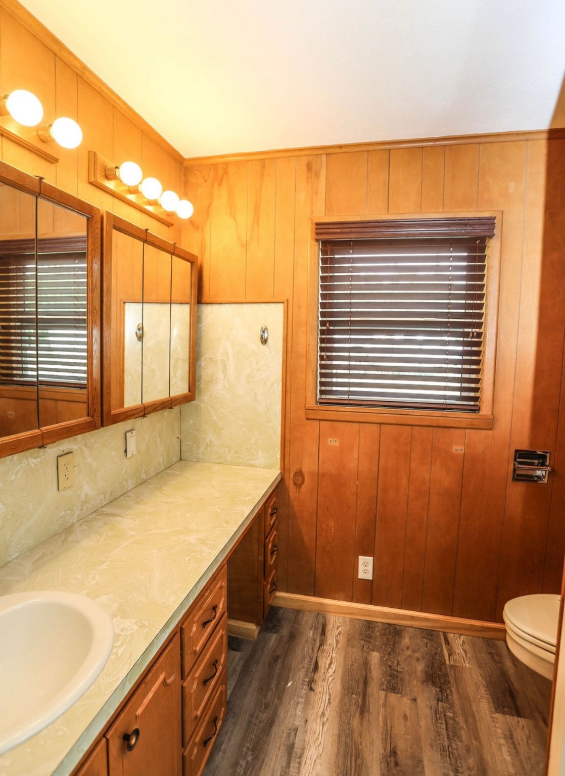 405 W Neely Avenue Comanche TX 76442