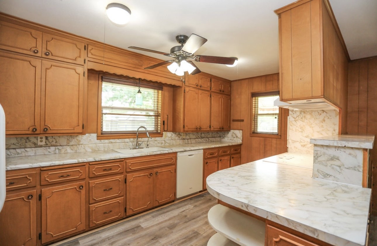405 W Neely Avenue Comanche TX 76442