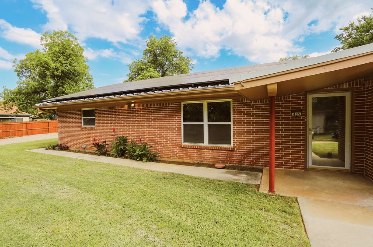 405 W Neely Avenue Comanche TX 76442