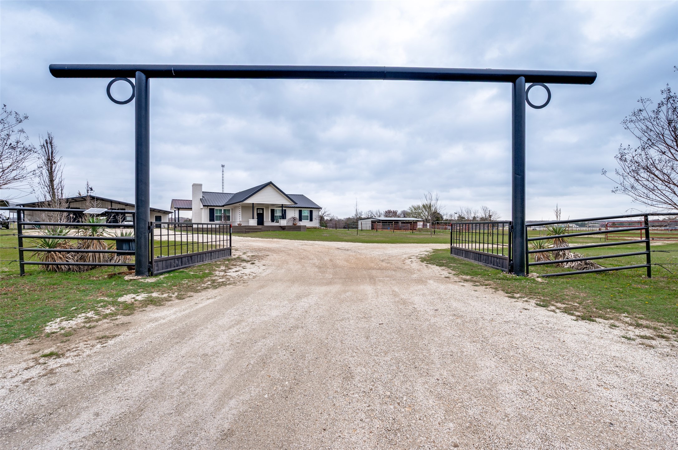 15076 S Fm 372 Valley View TX 76272