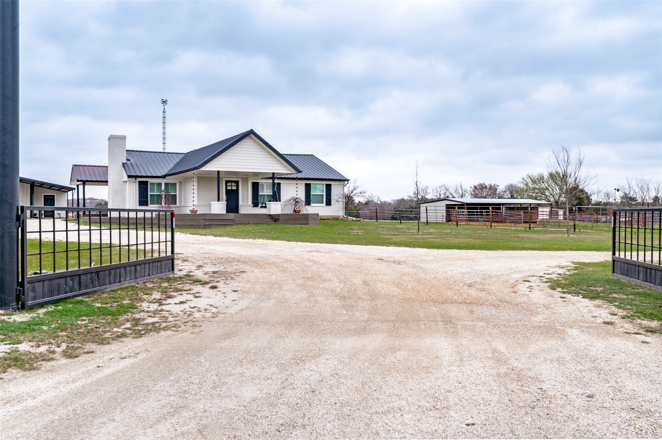 15076 S Fm 372 Valley View TX 76272