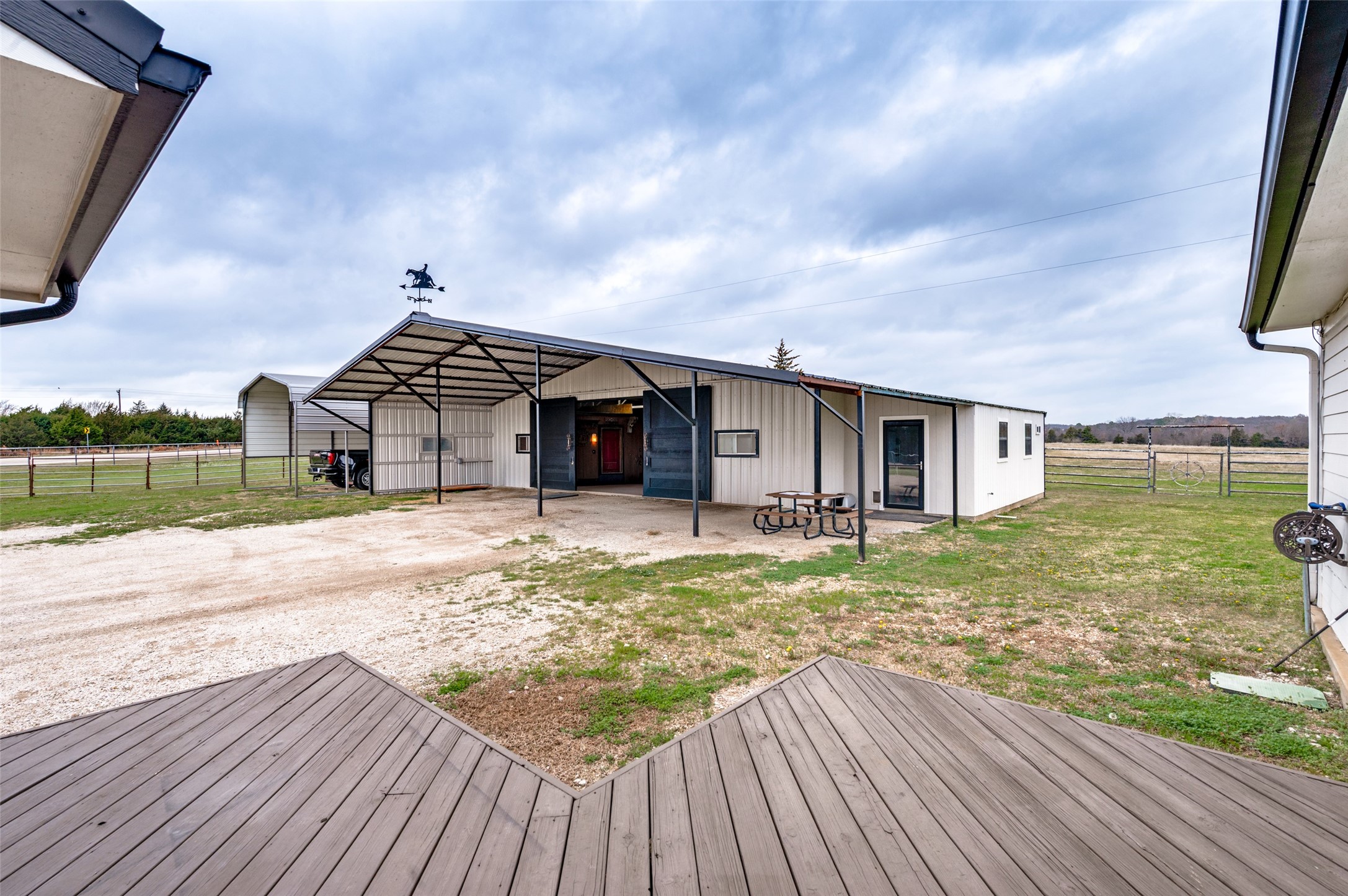 15076 S Fm 372 Valley View TX 76272