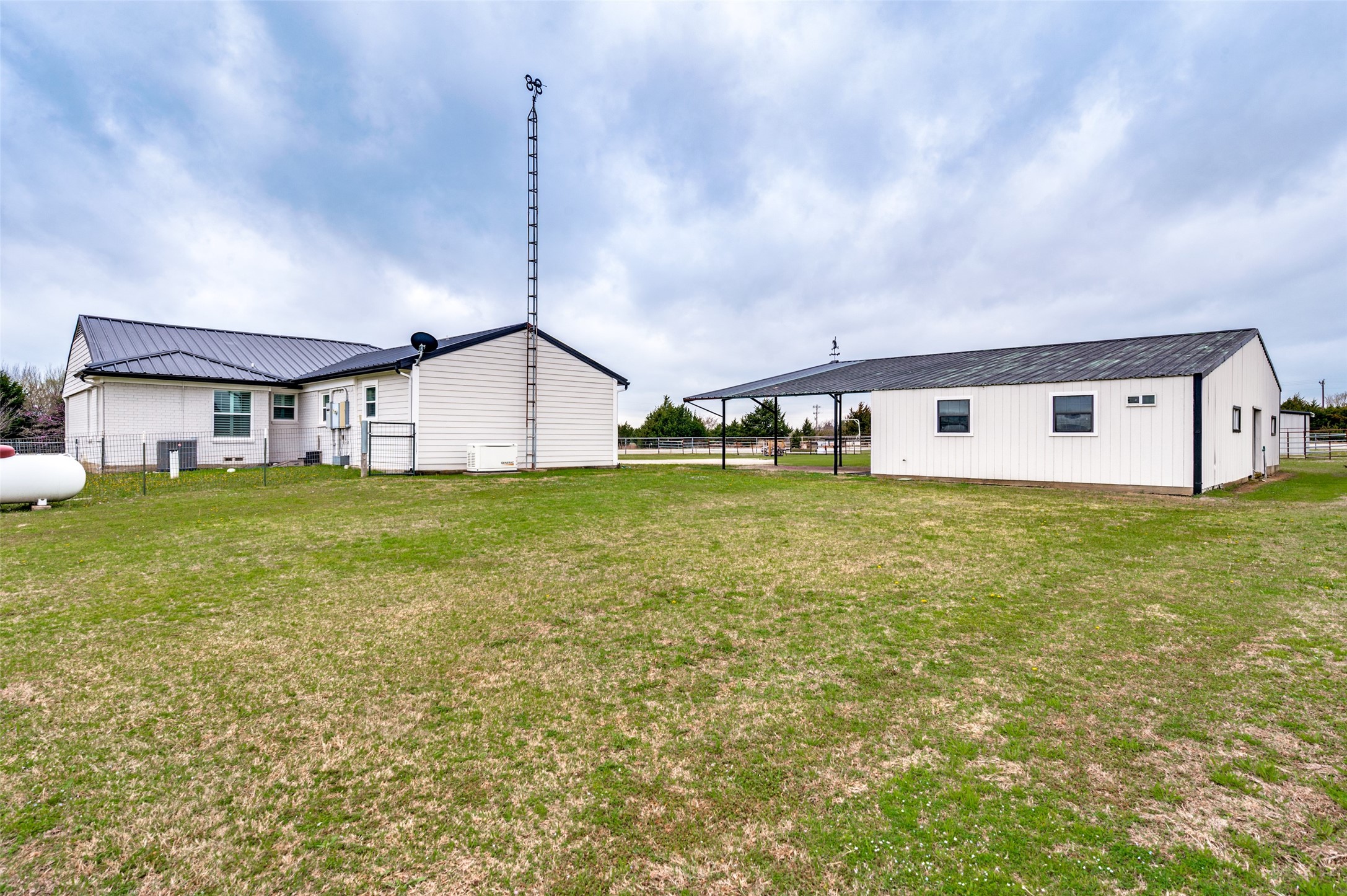 15076 S Fm 372 Valley View TX 76272