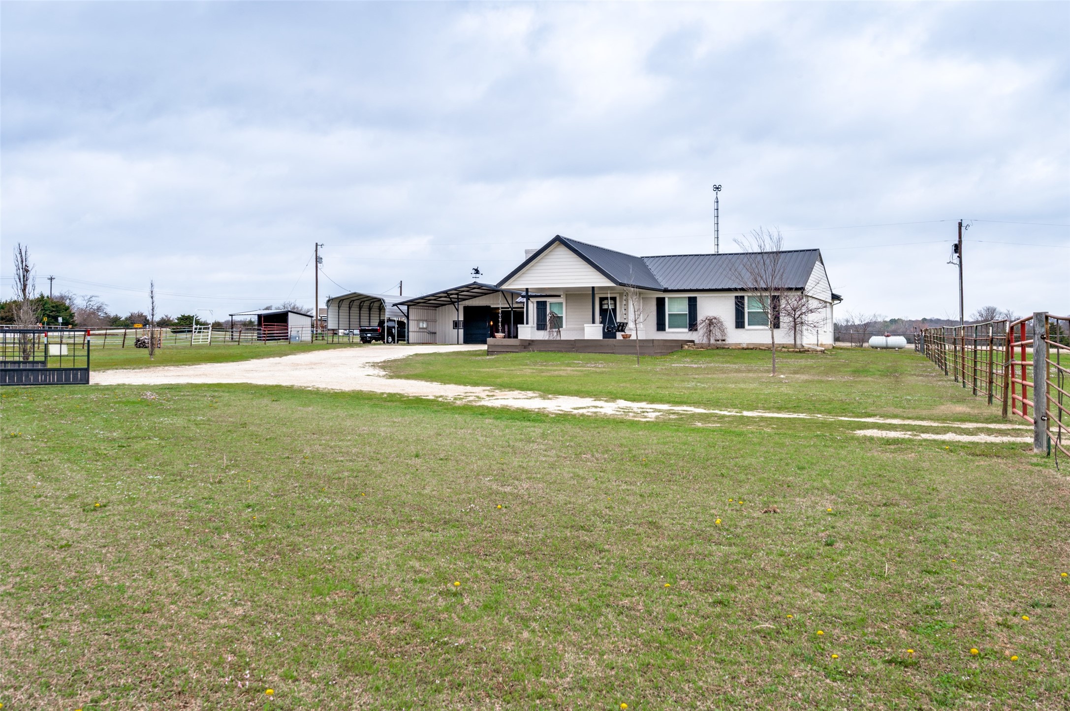 15076 S Fm 372 Valley View TX 76272