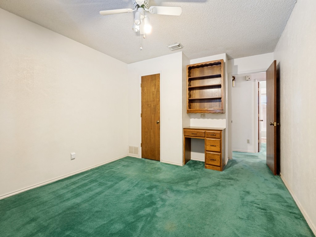 2409 Vega Street Grand Prairie TX 75050