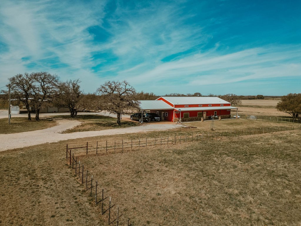19631 Cr 487 May TX 76857
