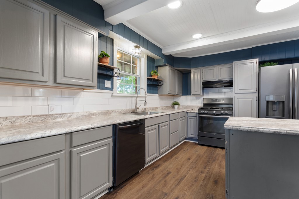 519 W Buchanan Street Mineola TX 75773
