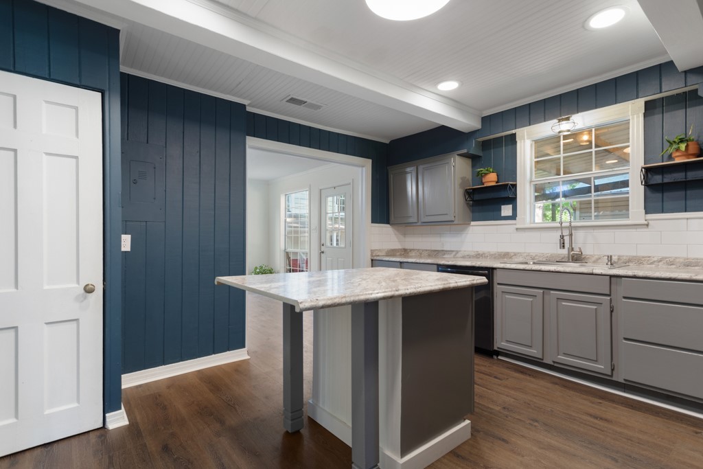 519 W Buchanan Street Mineola TX 75773