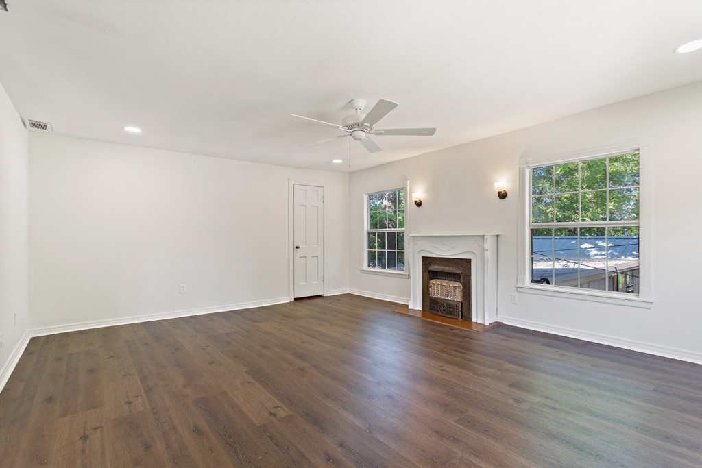 519 W Buchanan Street Mineola TX 75773