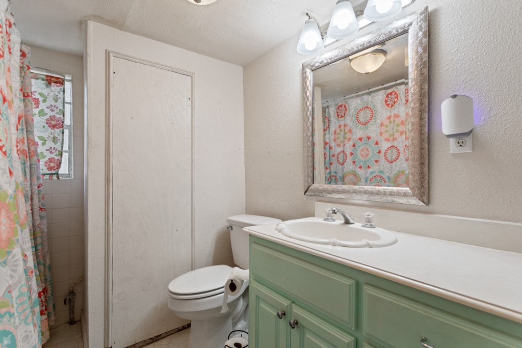 519 W Buchanan Street Mineola TX 75773