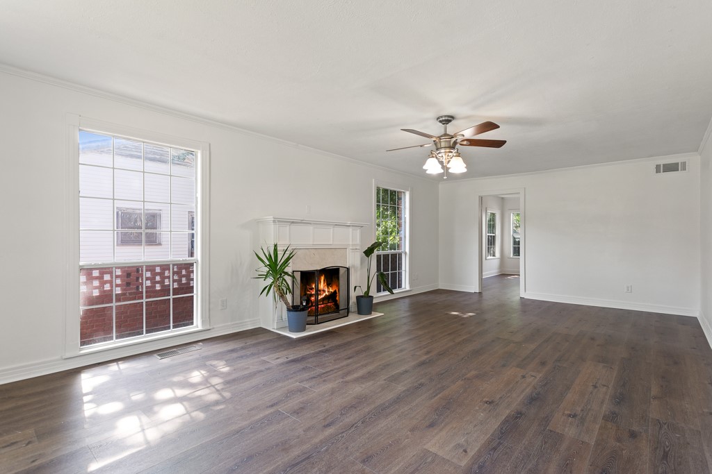 519 W Buchanan Street Mineola TX 75773