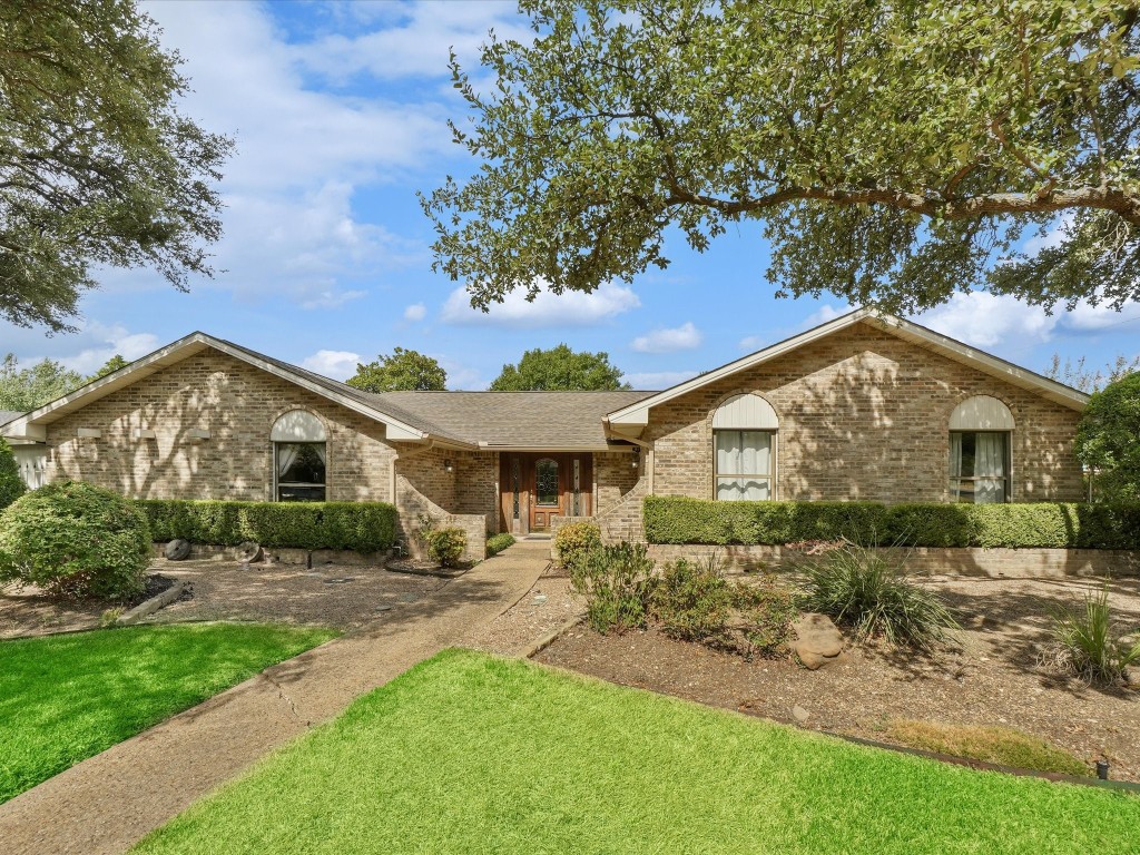12235 Snow White Drive Dallas TX 75244