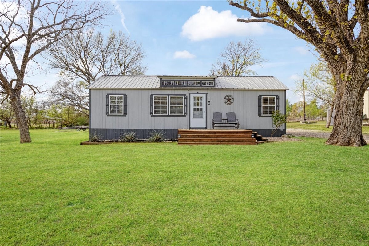 106 Red Bud Street Ravenna TX 75476