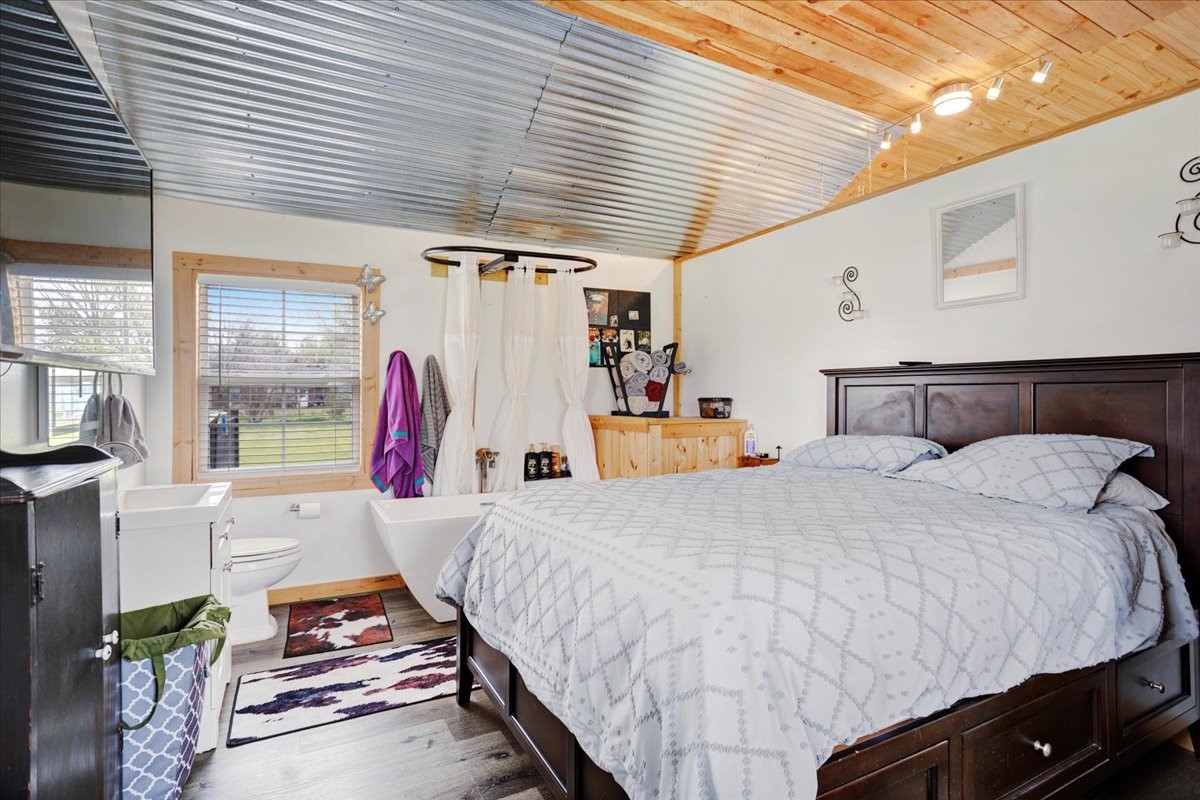 106 Red Bud Street Ravenna TX 75476