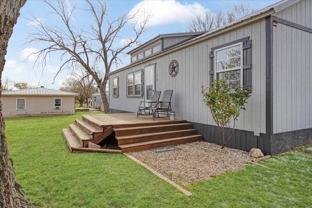 106 Red Bud Street Ravenna TX 75476