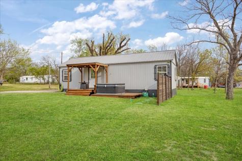 106 Red Bud Street Ravenna TX 75476