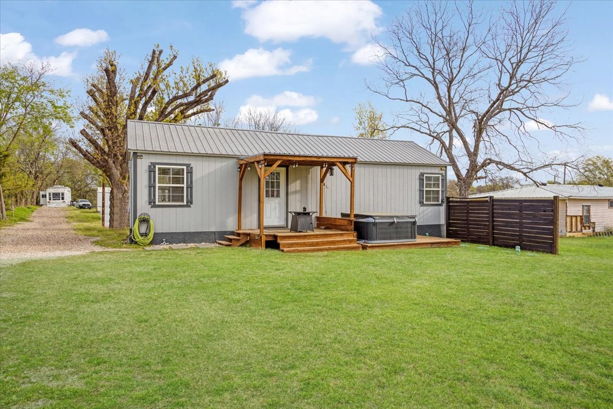 106 Red Bud Street Ravenna TX 75476