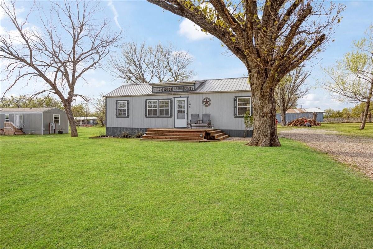 106 Red Bud Street Ravenna TX 75476