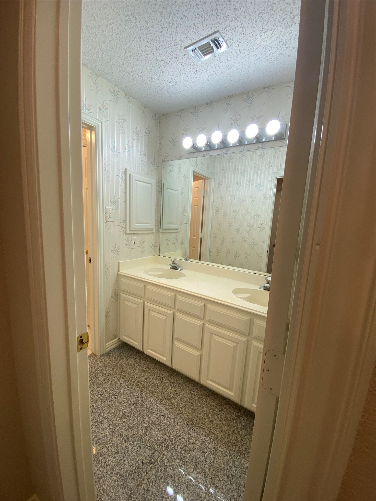 5730 Champion Court Arlington TX 76017