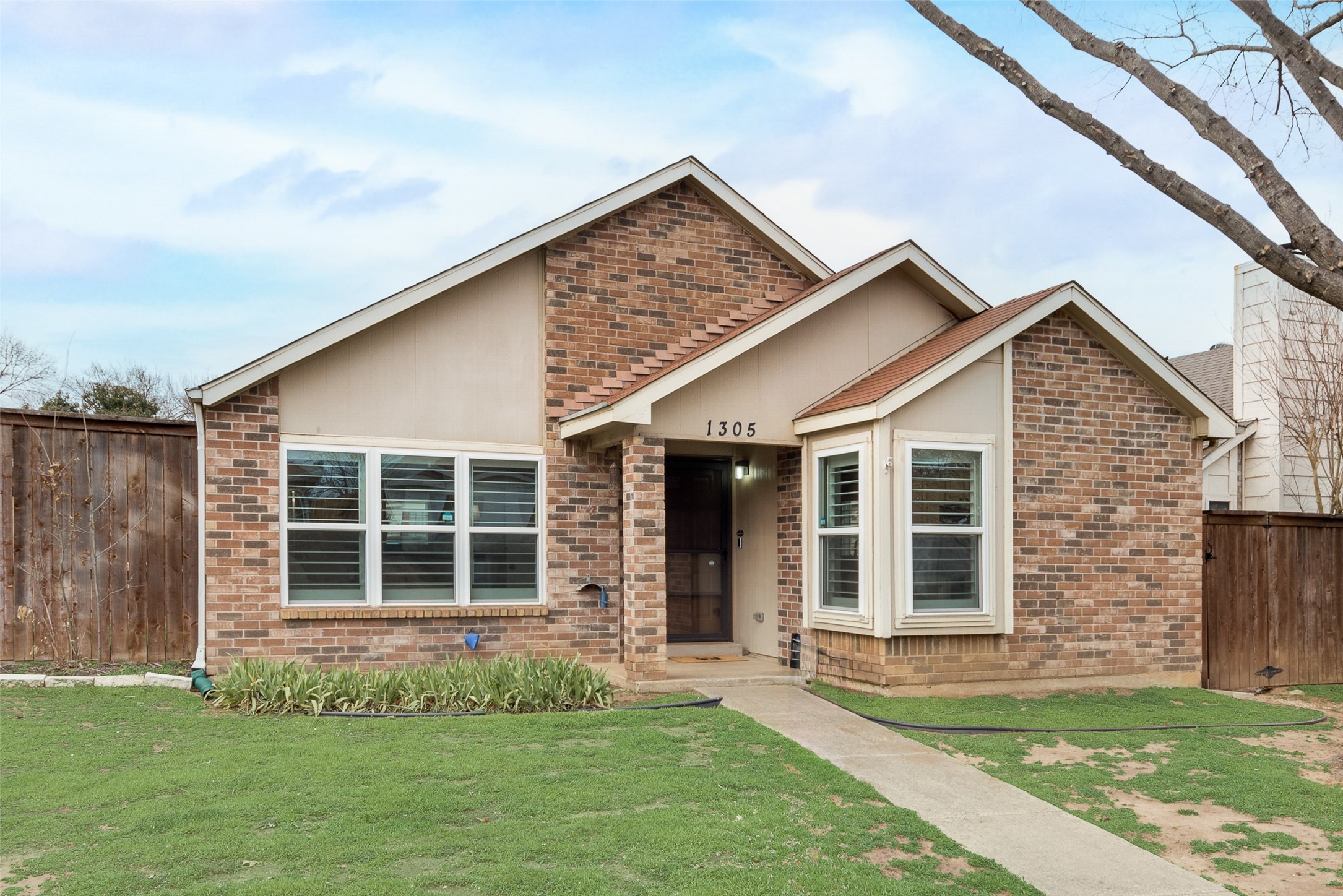 1305 Maplewood Drive Lewisville TX 75067
