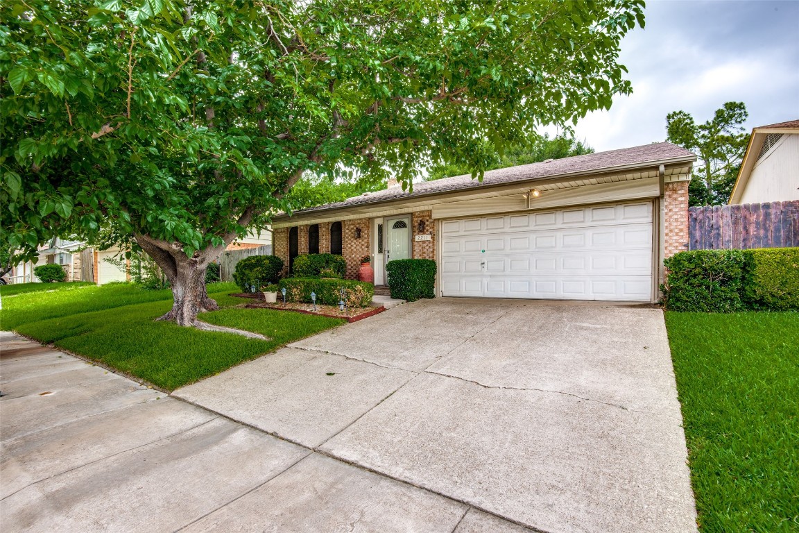 2211 Benbrook Drive Carrollton TX 75007