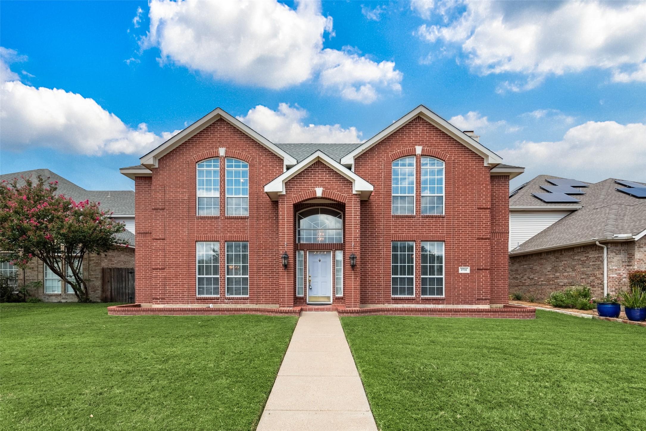 2714 Kingswood Boulevard Grand Prairie TX 75052