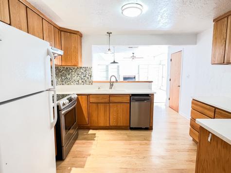 505 N Yosemite Iowa Park TX 76367