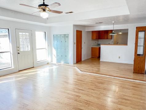 505 N Yosemite Iowa Park TX 76367