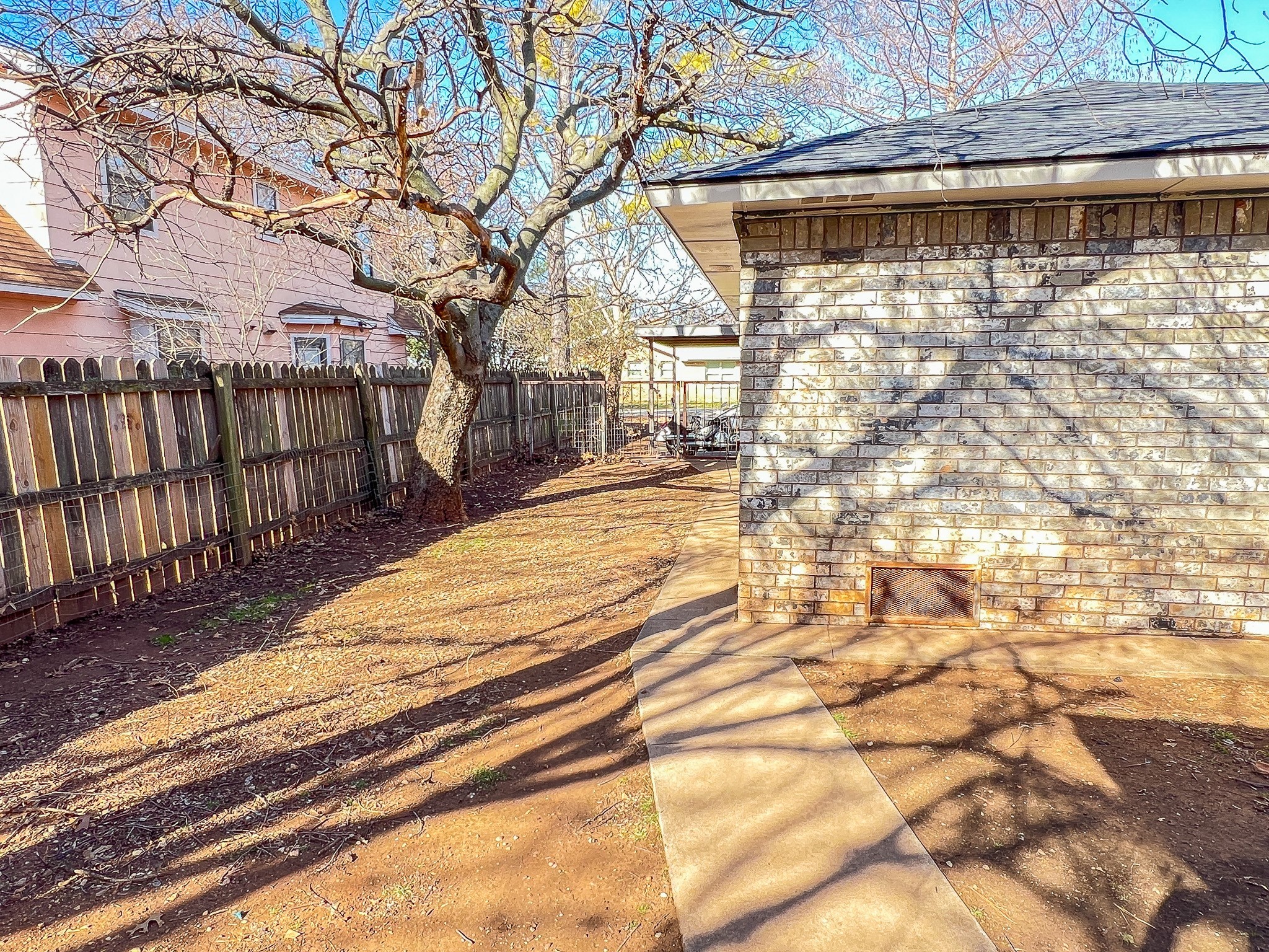 505 N Yosemite Iowa Park TX 76367