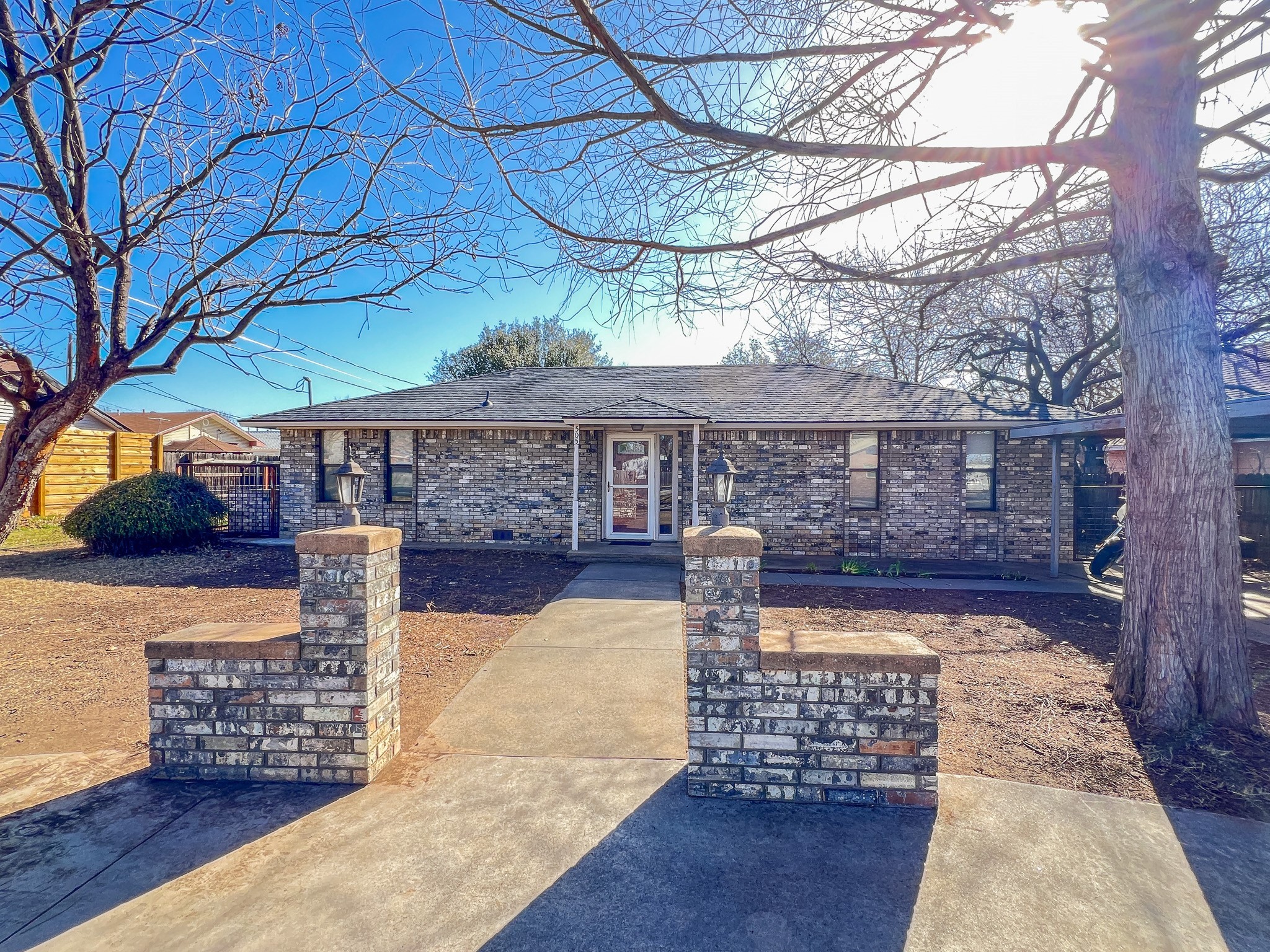 505 N Yosemite Iowa Park TX 76367