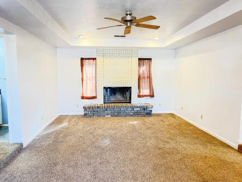 505 N Yosemite Iowa Park TX 76367