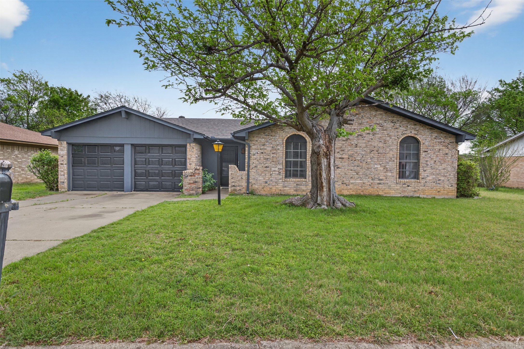 6913 Gettysburg Drive Forest Hill TX 76140