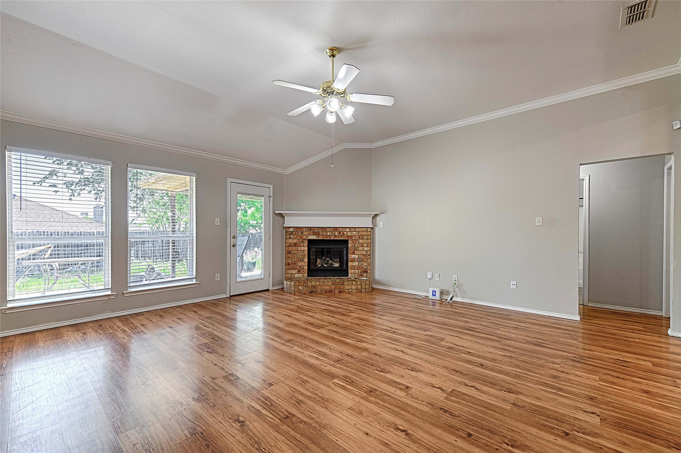 516 Chestnut Lane Saginaw TX 76179