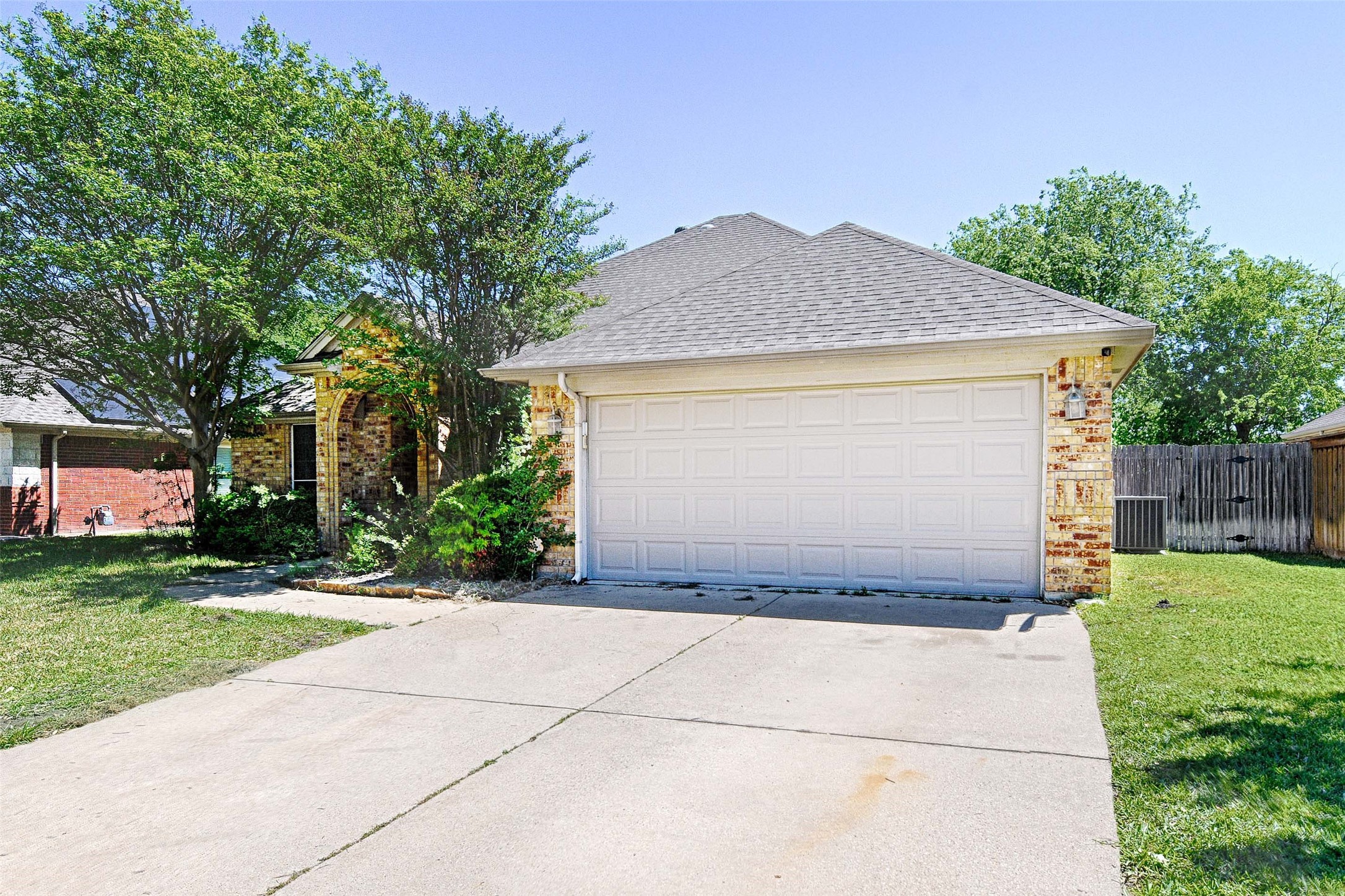 516 Chestnut Lane Saginaw TX 76179