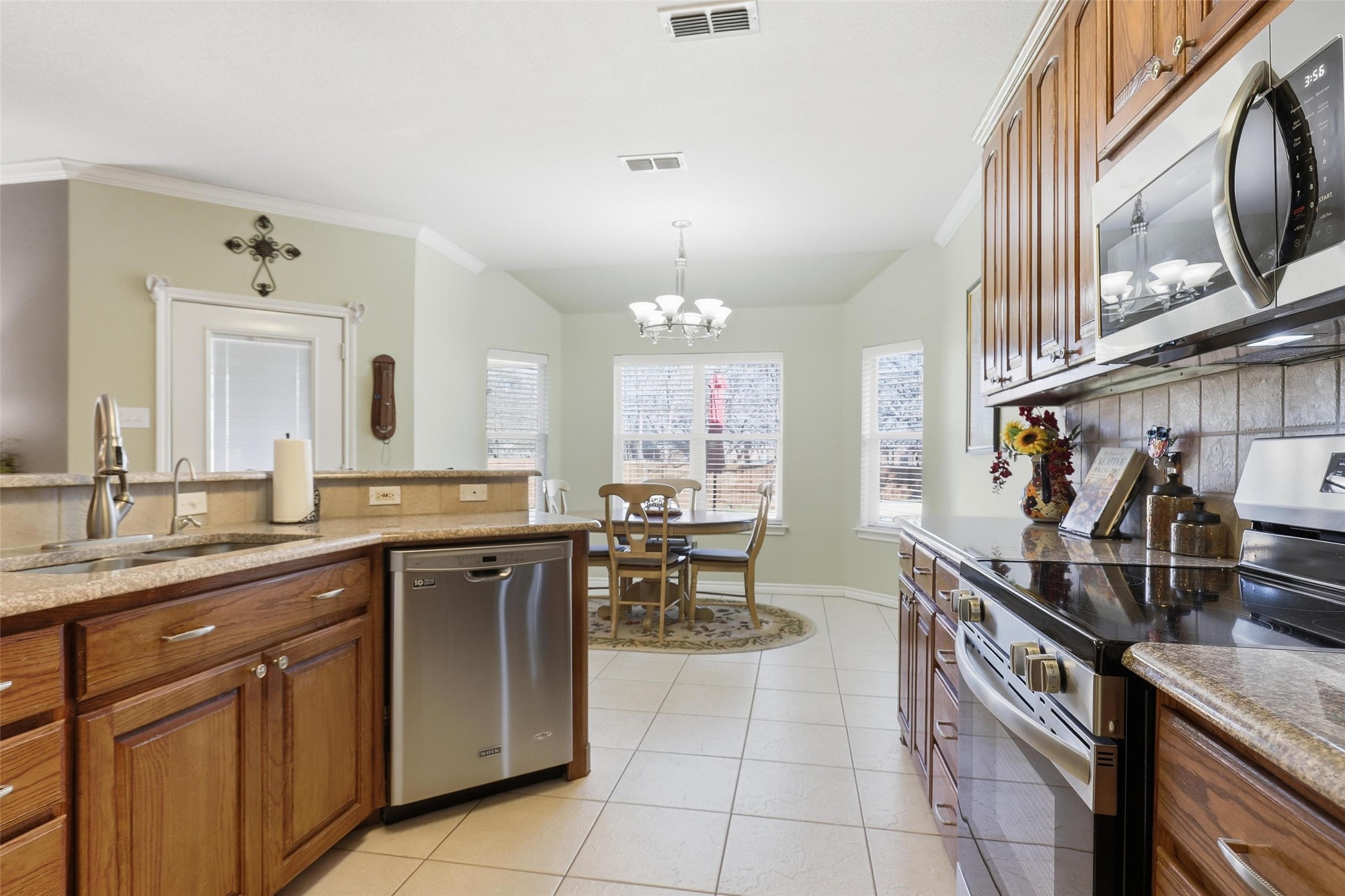 3207 Crossbridge Circle Granbury TX 76049