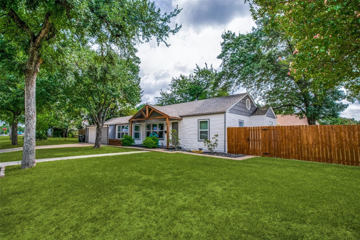 2815 Fairfield Avenue Fort Worth TX 76116